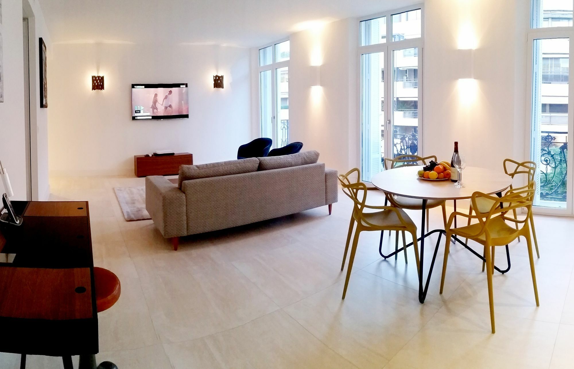 3b - 19 Rue Des Etats Unis * Cannes